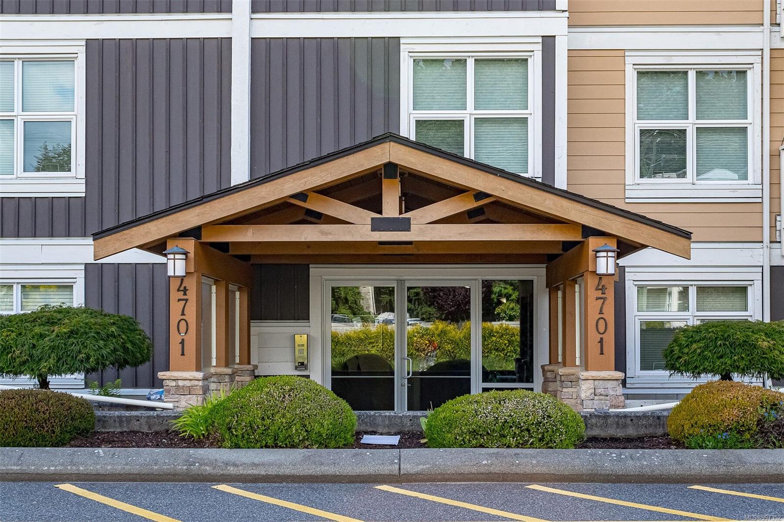 $439,900 - 4701 Uplands Dr<br>British Columbia, V9T 5Y2