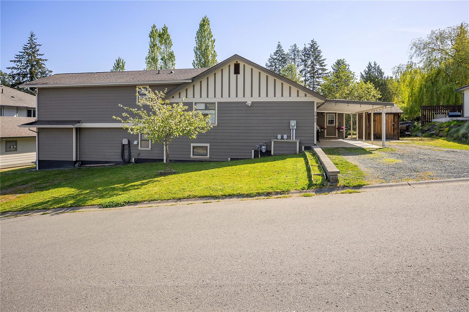 $824,900 - 7989 Tidemark Way<br>British Columbia, V0R 1G0