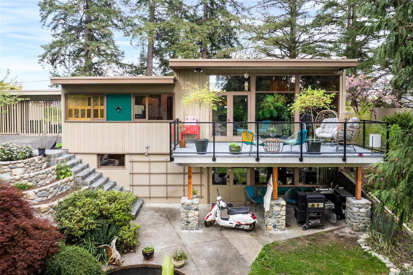 $1,399,000 - 6110 Grieve Rd<br>British Columbia, V9L 2H1
