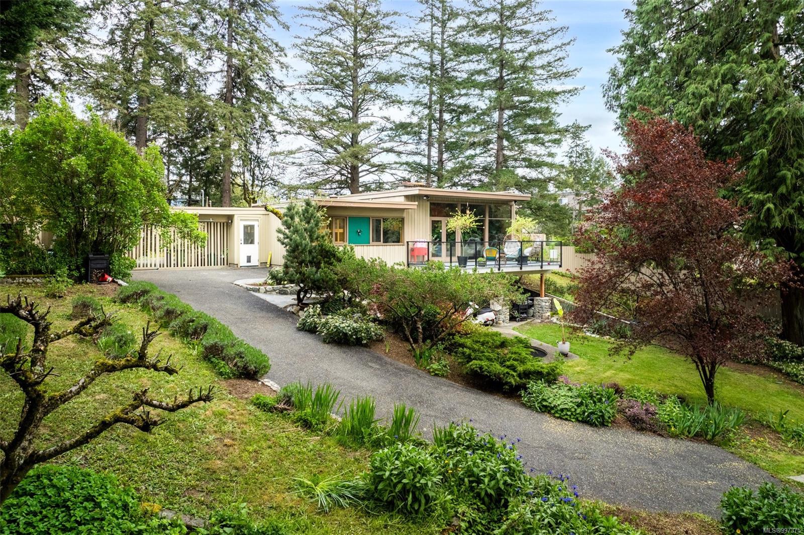 $1,399,000 - 6110 Grieve Rd<br>British Columbia, V9L 2H1
