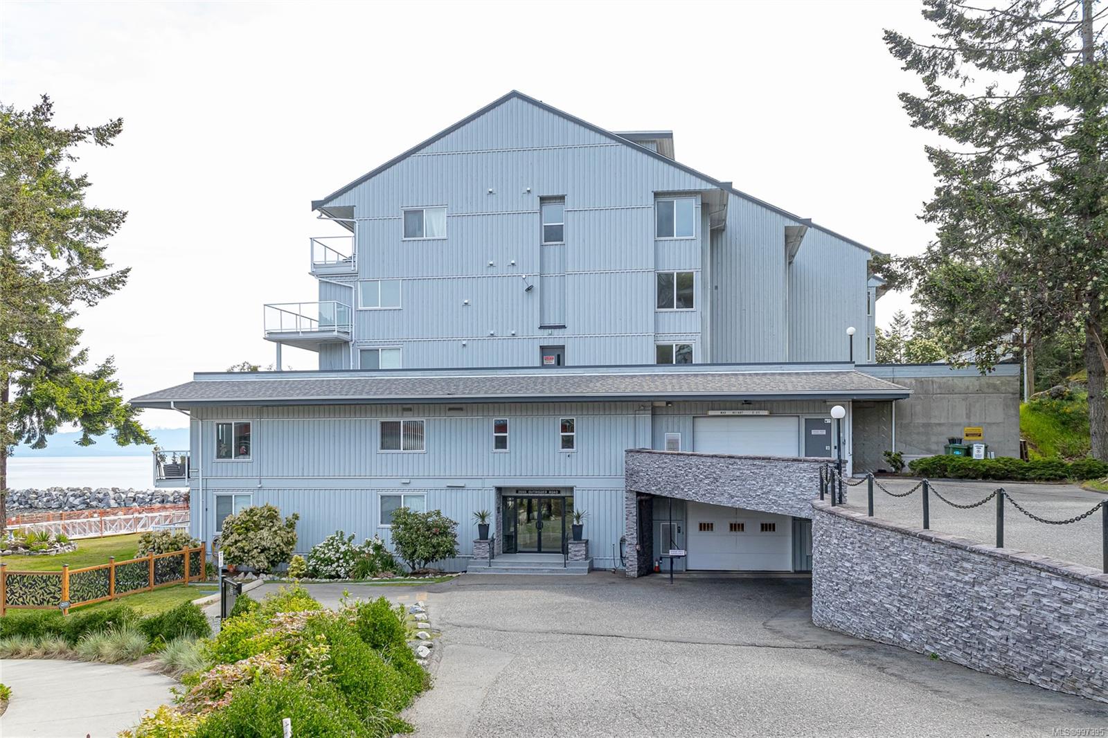 $374,000 - 3555 Outrigger Rd<br>British Columbia, V9P 9K1