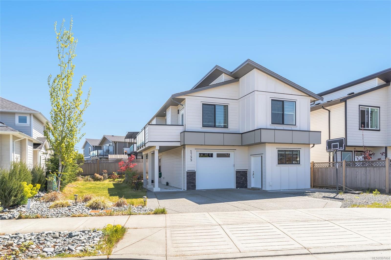 $930,000 - 5799 Linley Valley Dr<br>British Columbia, V9T 0G6