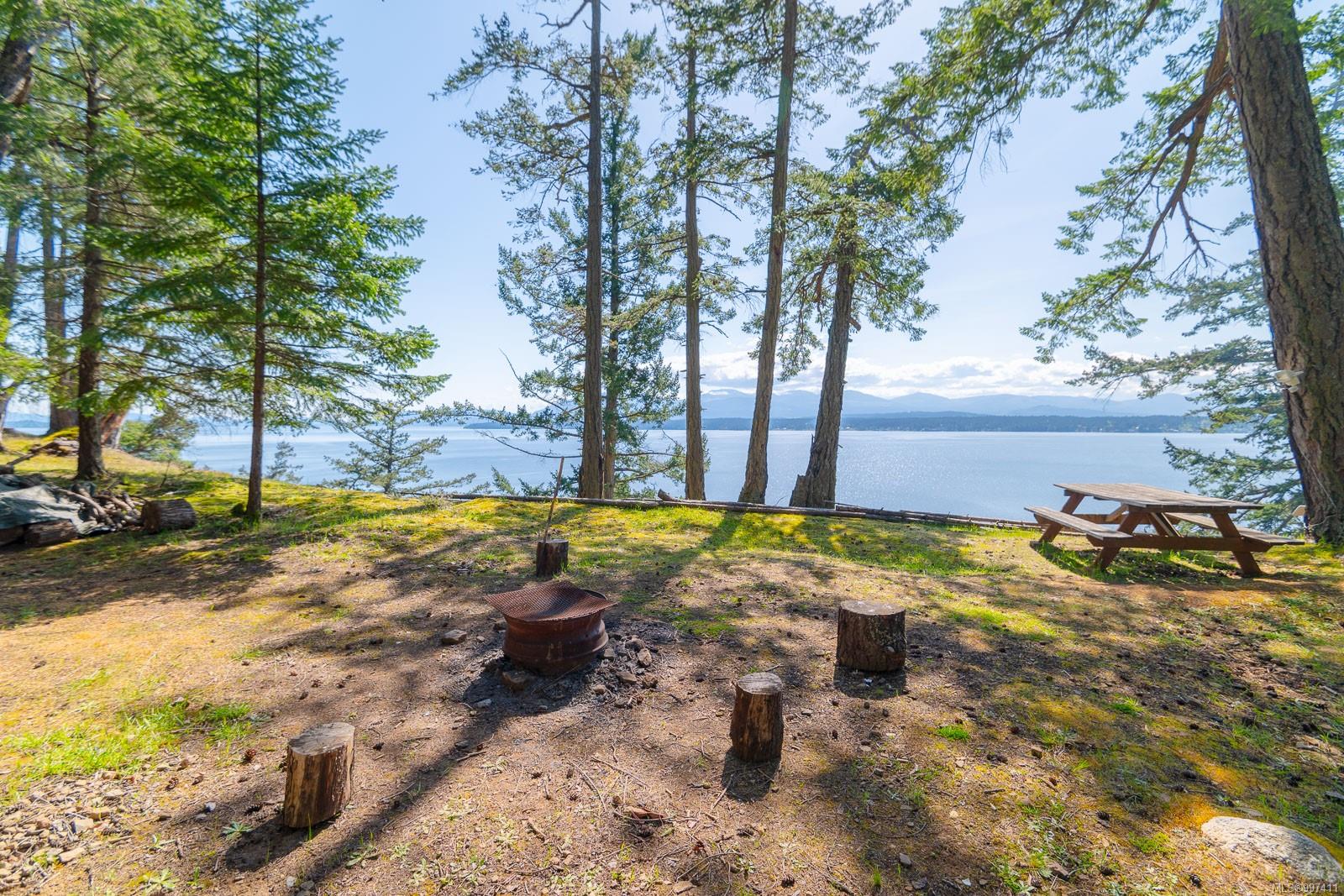 $320,000 - 553 Flewett Dr<br>British Columbia, A1A 1A1