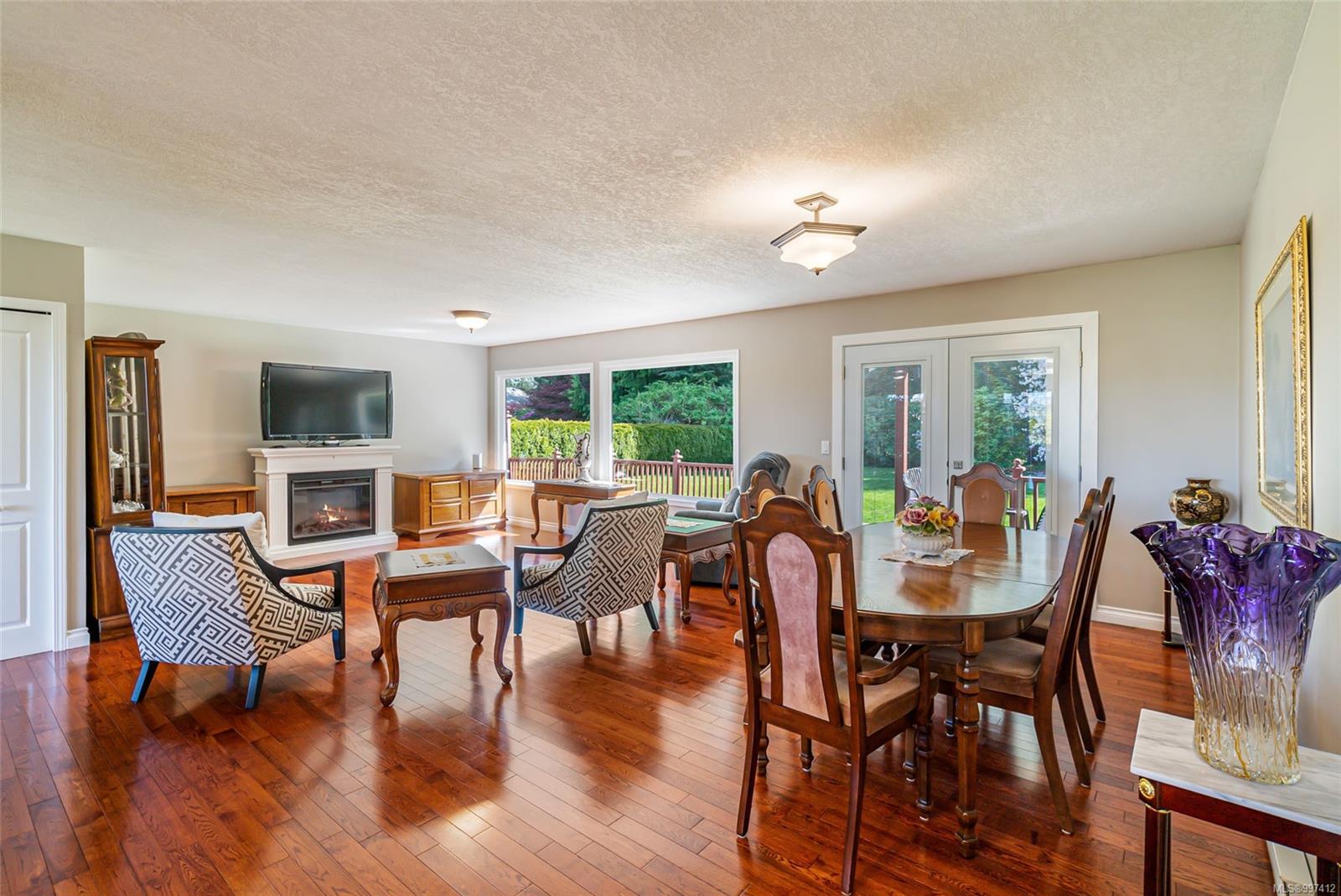 $819,000 - 1310 Lanyon Dr<br>British Columbia, V9P 1W6