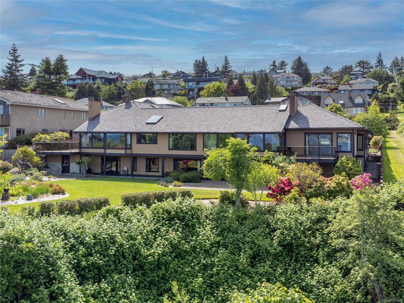 $2,350,000 - 415 Carnegie St<br>British Columbia, V9W 6N5