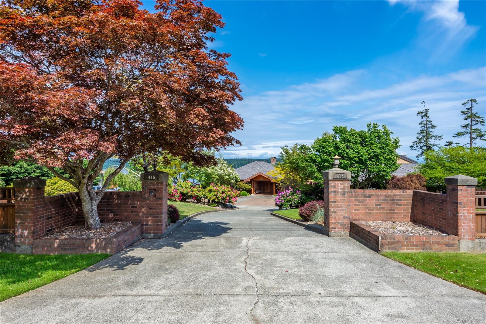 $2,350,000 - 415 Carnegie St<br>British Columbia, V9W 6N5