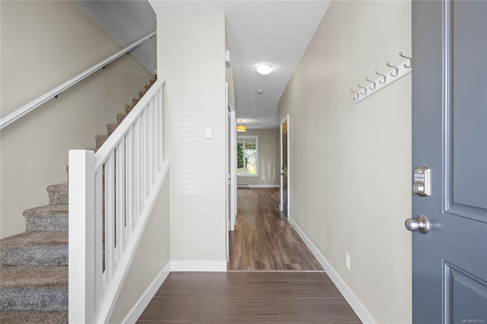 $749,900 - 523 Steeves Rd<br>British Columbia, V9R 0H8