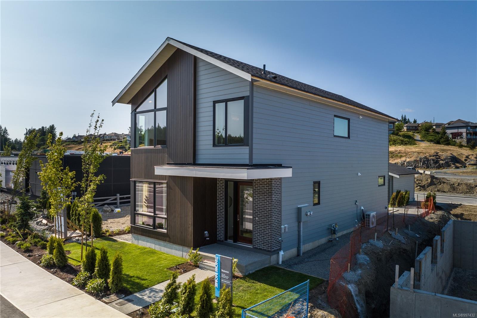 $1,284,900 - 390 Tradewinds Ave<br>British Columbia, V9C 0S4
