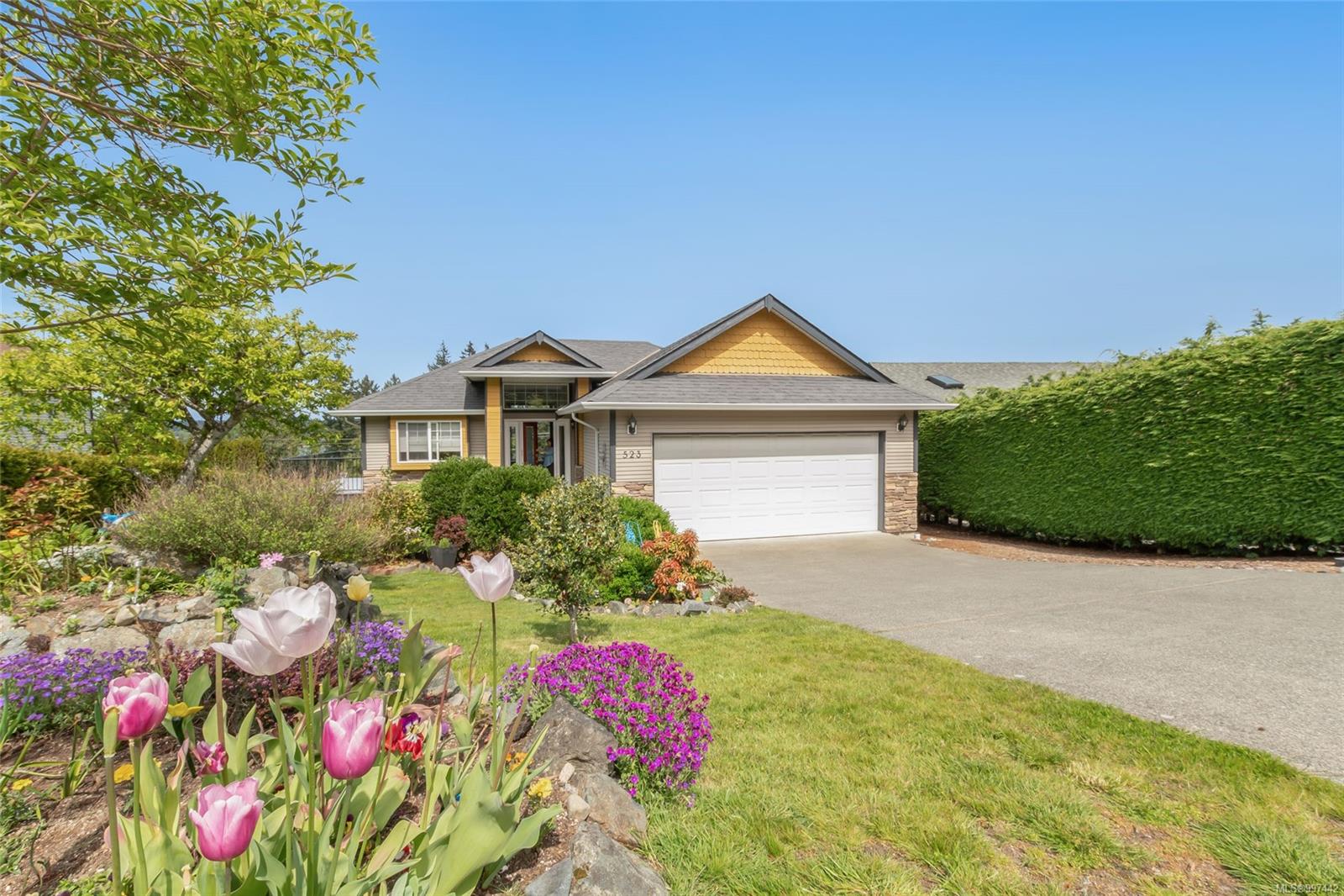 $839,000 - 523 Louise Rd<br>British Columbia, V9G 1W7