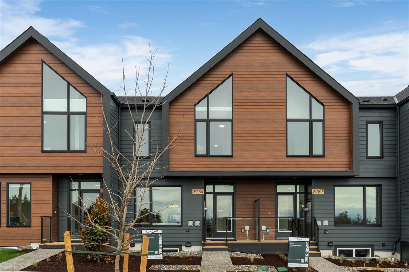 $991,500 - 3721 Producers Way<br>British Columbia, V9C 0S4
