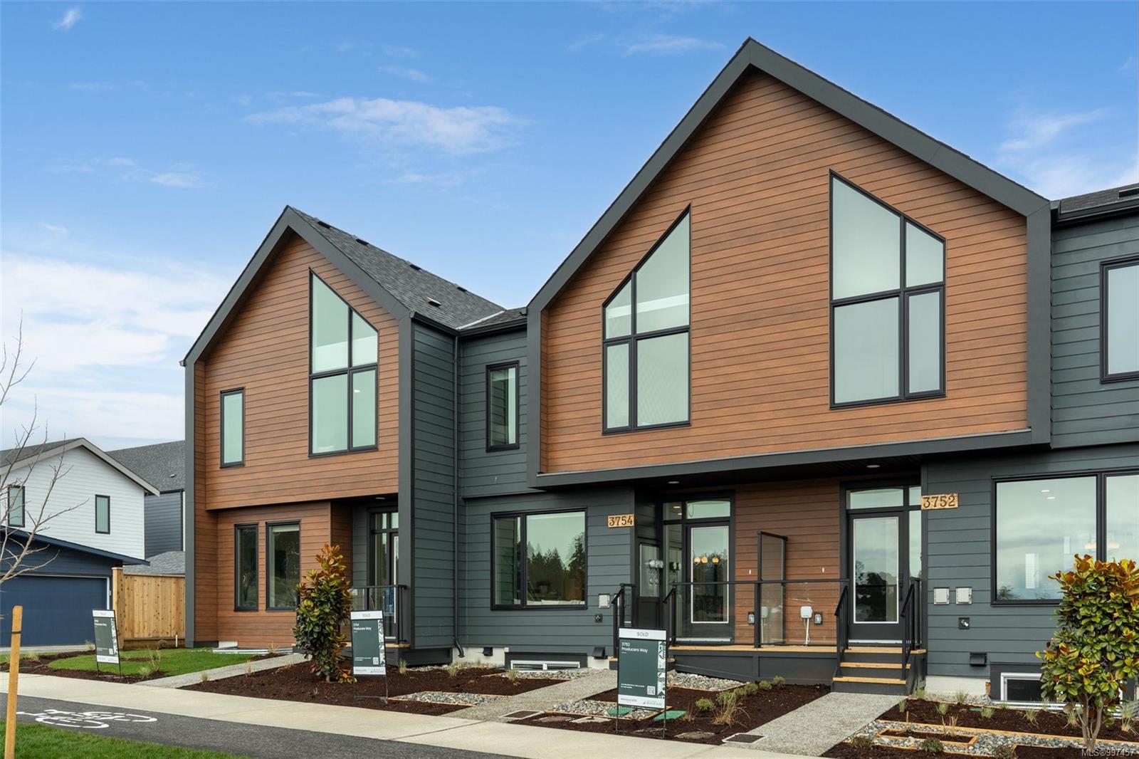 $984,900 - 3739 Producers Way<br>British Columbia, V9C 0S4