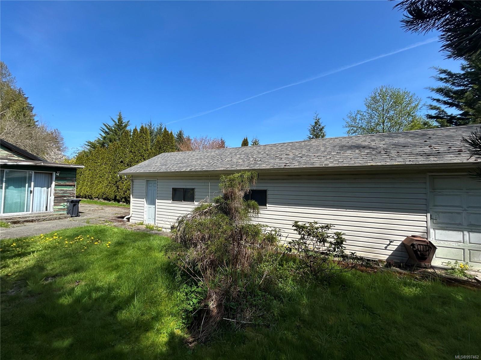 $499,000 - 1600 15th St<br>British Columbia, V9N 2C2