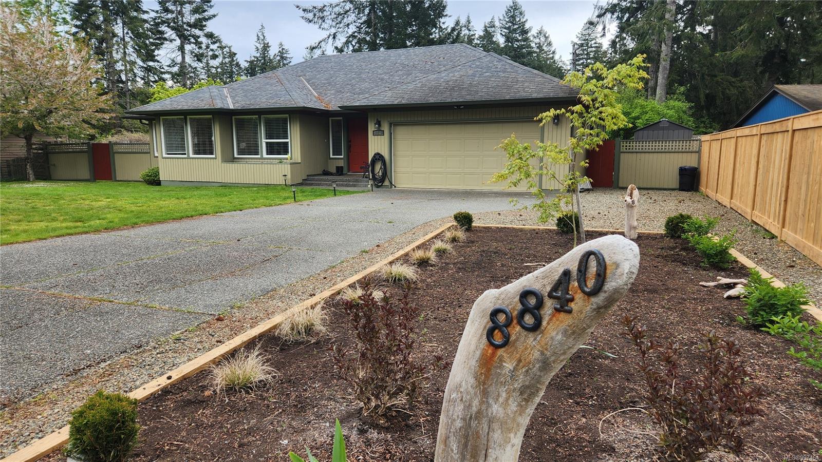 $988,800 - 8840 Henderson Ave<br>British Columbia, V9J 1A6