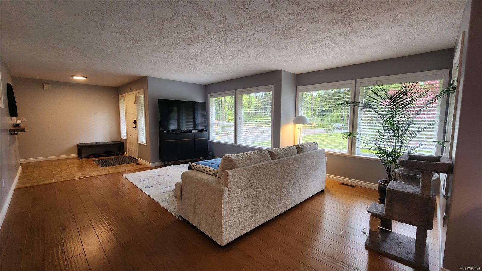 $988,800 - 8840 Henderson Ave<br>British Columbia, V9J 1A6