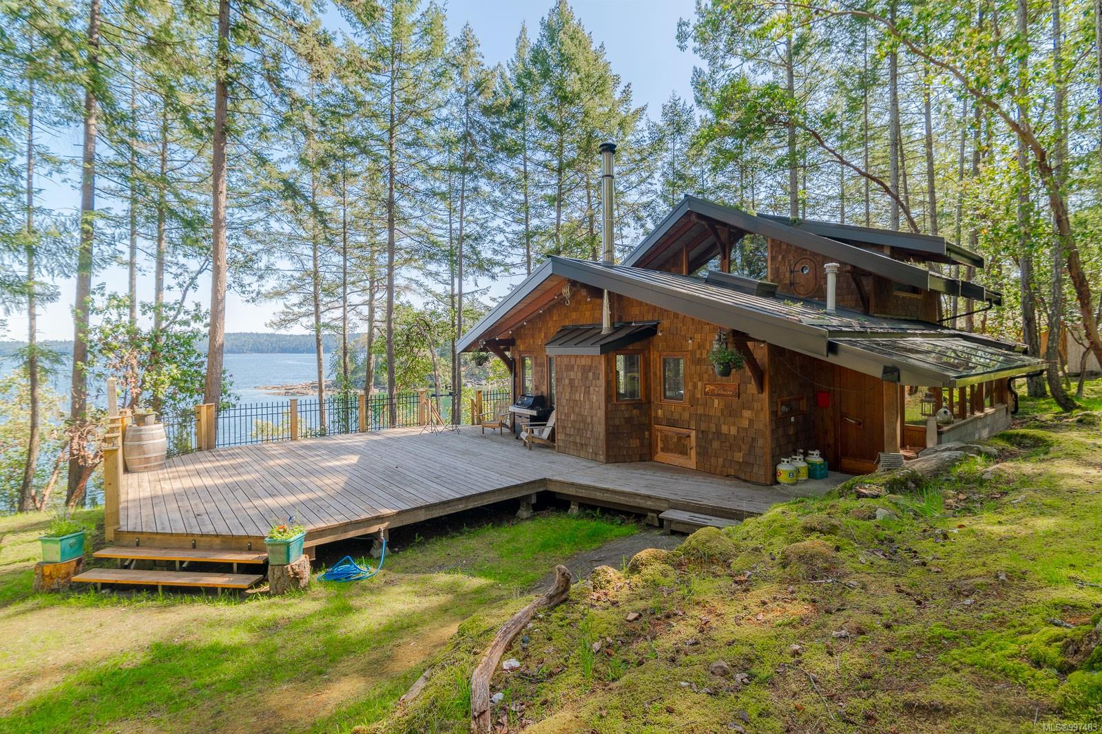 $985,000 - 550 Cardale Rd<br>British Columbia, A1A 1A1
