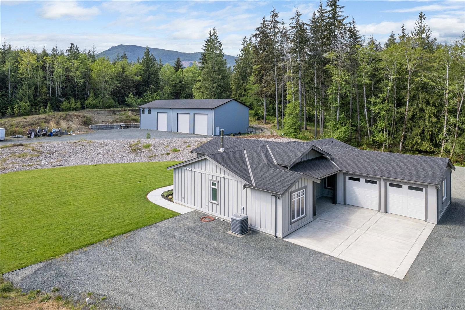 $1,850,000 - 1227 Burbank Rd<br>British Columbia, V9K 2J5