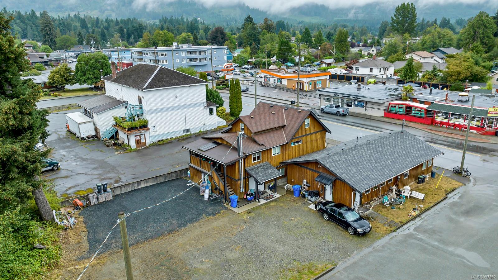 $997,000 - 161 South Shore Rd<br>British Columbia, V0R 2G0