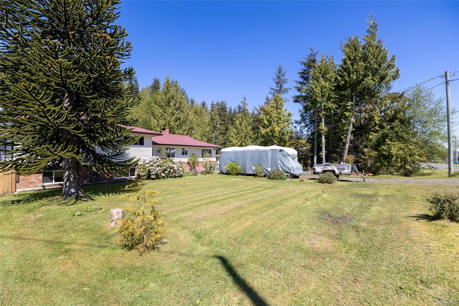 $699,000 - 4500 Byng Rd<br>British Columbia, V0N 2P0