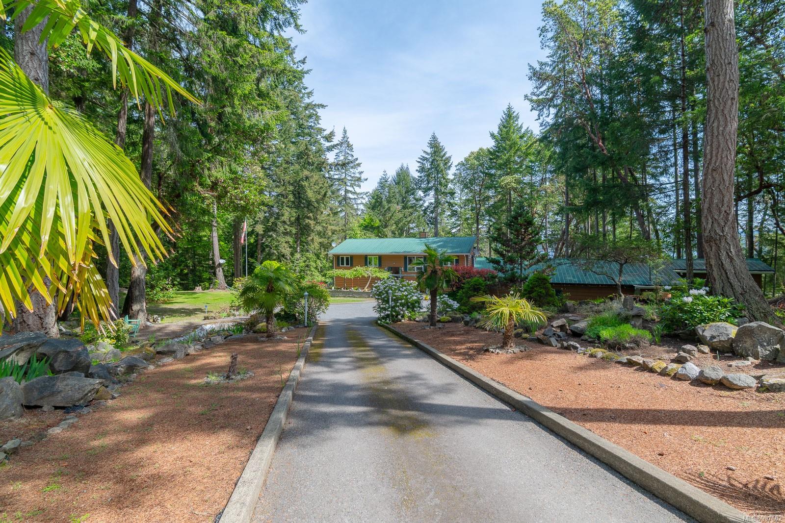 $1,100,000 - 149 Pilkey Point Rd<br>British Columbia, V0R 2Y0