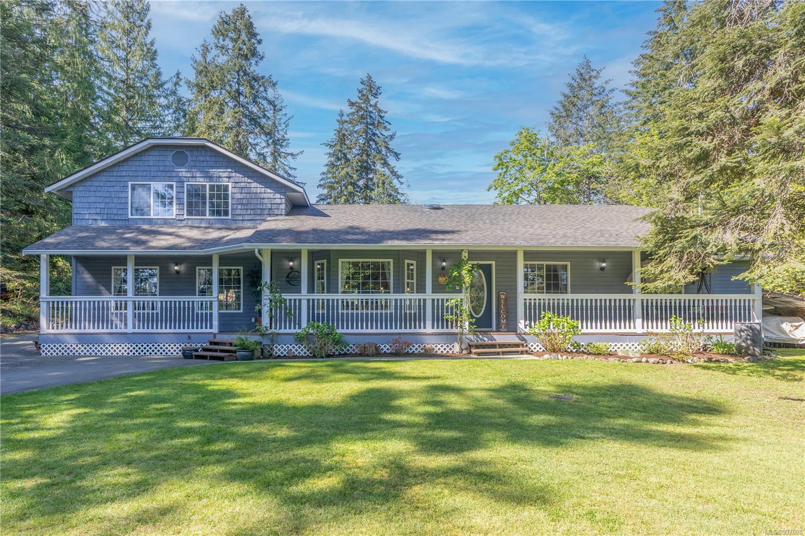 $1,318,000 - 777 Salsbury Rd<br>British Columbia, V9N 9M2