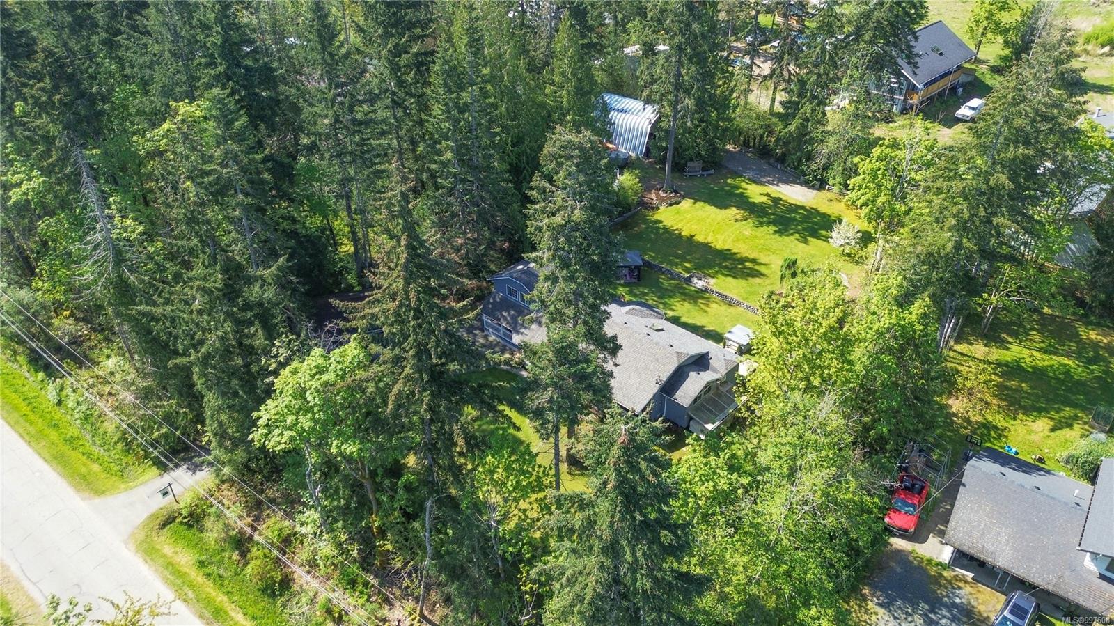 $1,318,000 - 777 Salsbury Rd<br>British Columbia, V9N 9M2