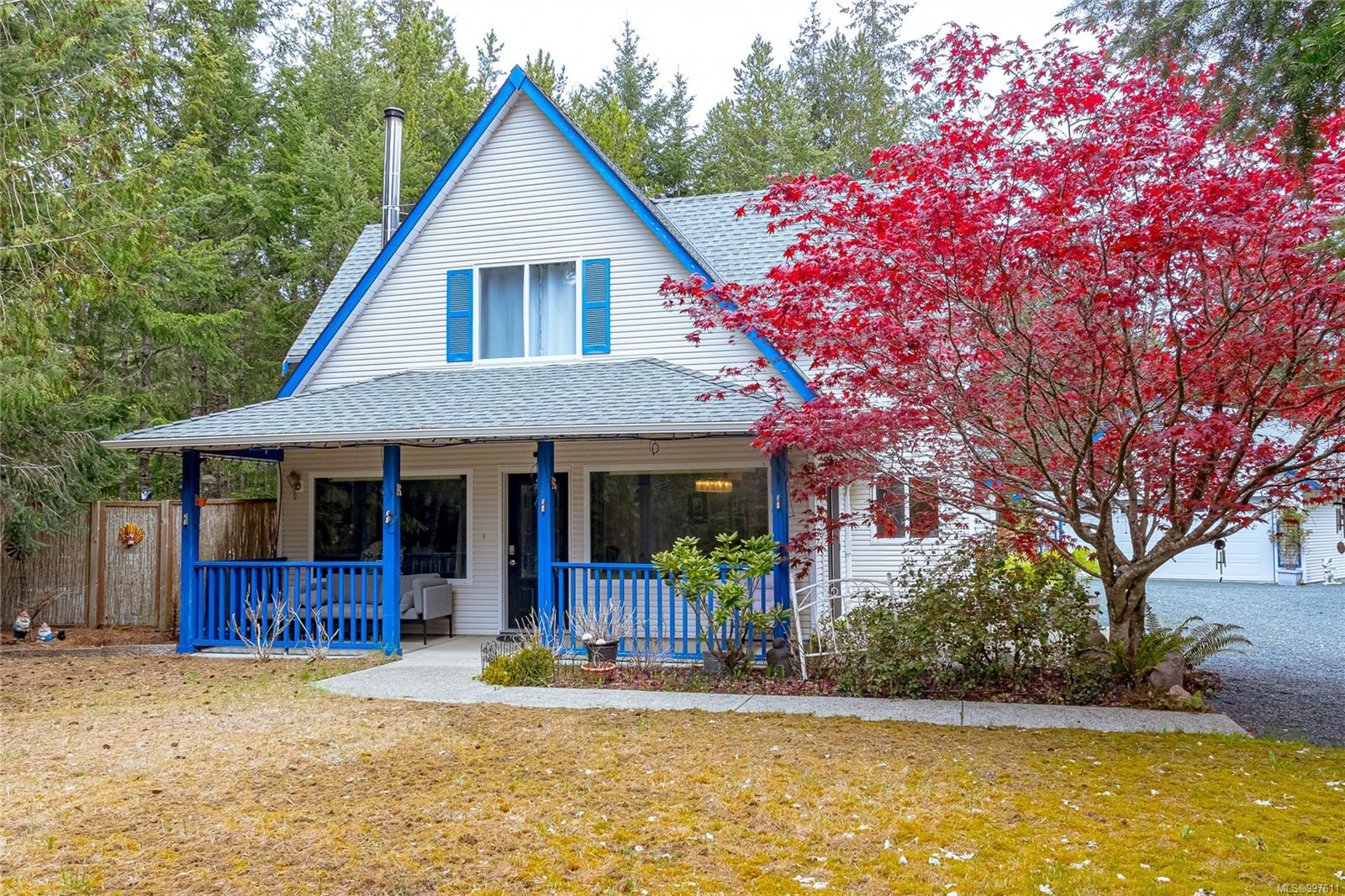 $820,000 - 1335 Meadowood Way<br>British Columbia, V9K 2S4