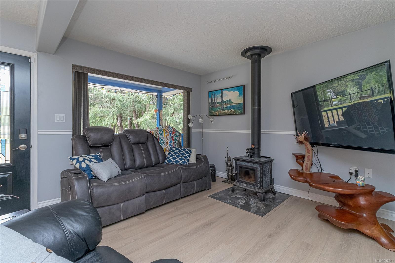 $820,000 - 1335 Meadowood Way<br>British Columbia, V9K 2S4