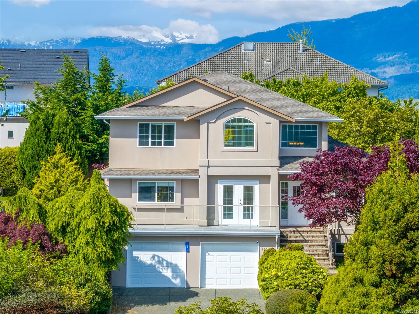 $1,095,000 - 1651 Swan Cres<br>British Columbia, V9N 9A7