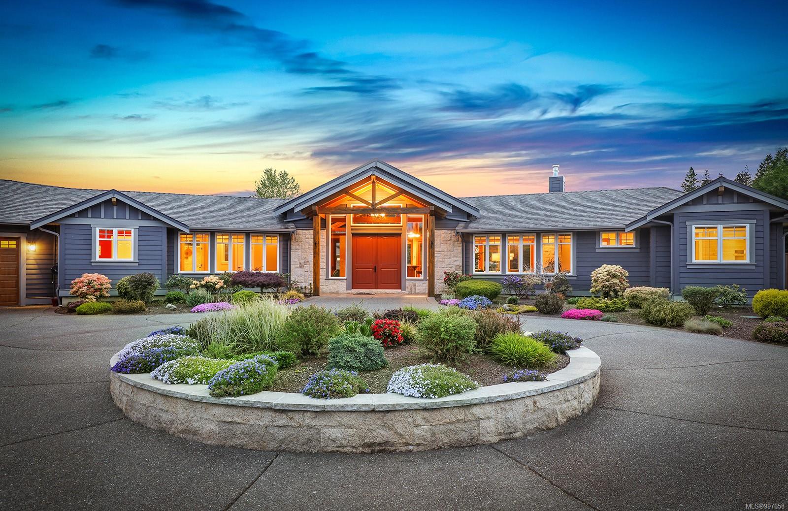 $1,950,000 - 1151 Anderton Rd<br>British Columbia, V9M 3Y8