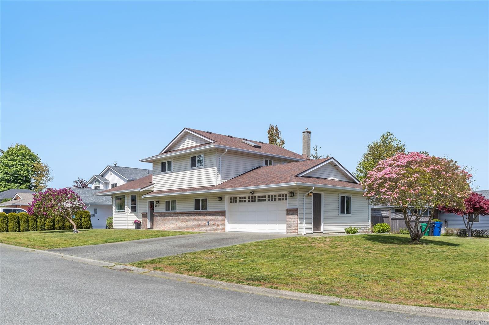 5918 Beacon Pl, Na North Nanaimo real estate property for sale in Nanaimo British Columbia, V9V 1J6