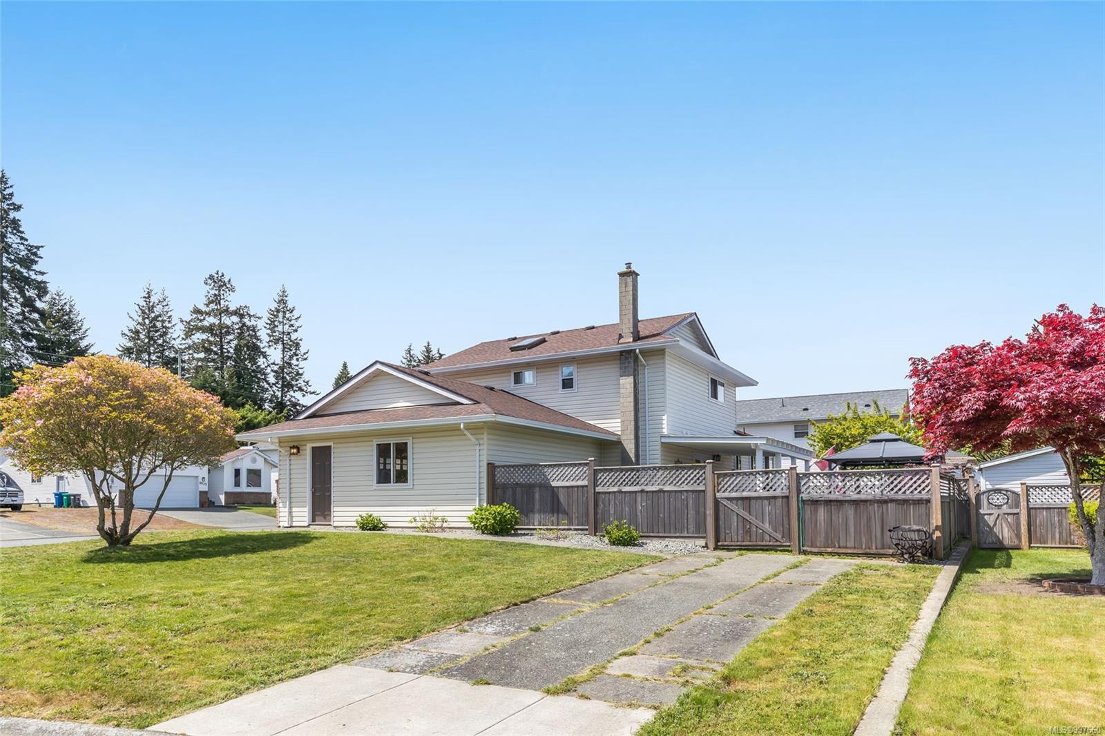 $874,900 - 5918 Beacon Pl<br>British Columbia, V9V 1J6