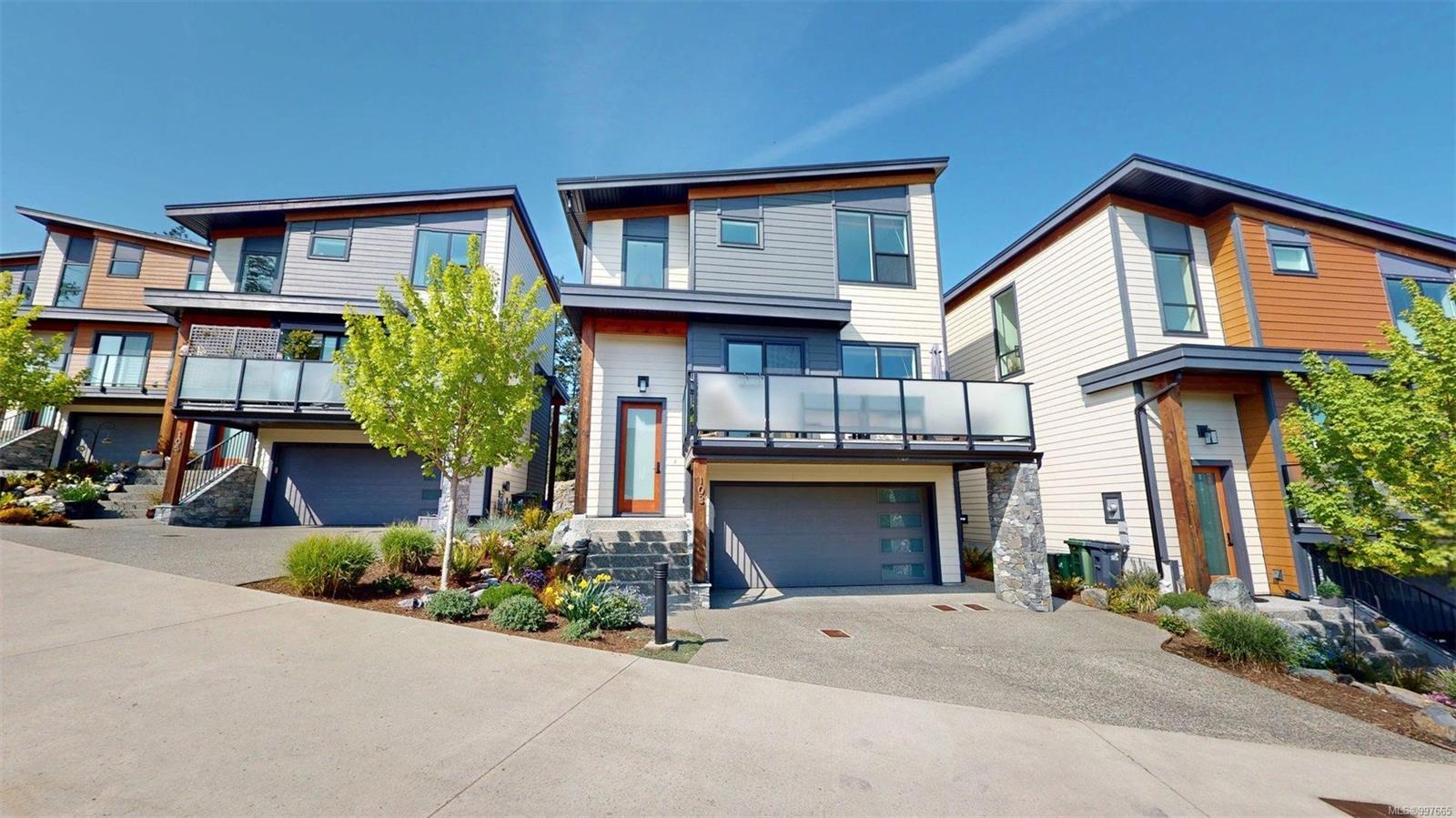 $1,075,000 - 1217 Manzanita Pl<br>British Columbia, V9T 0L7