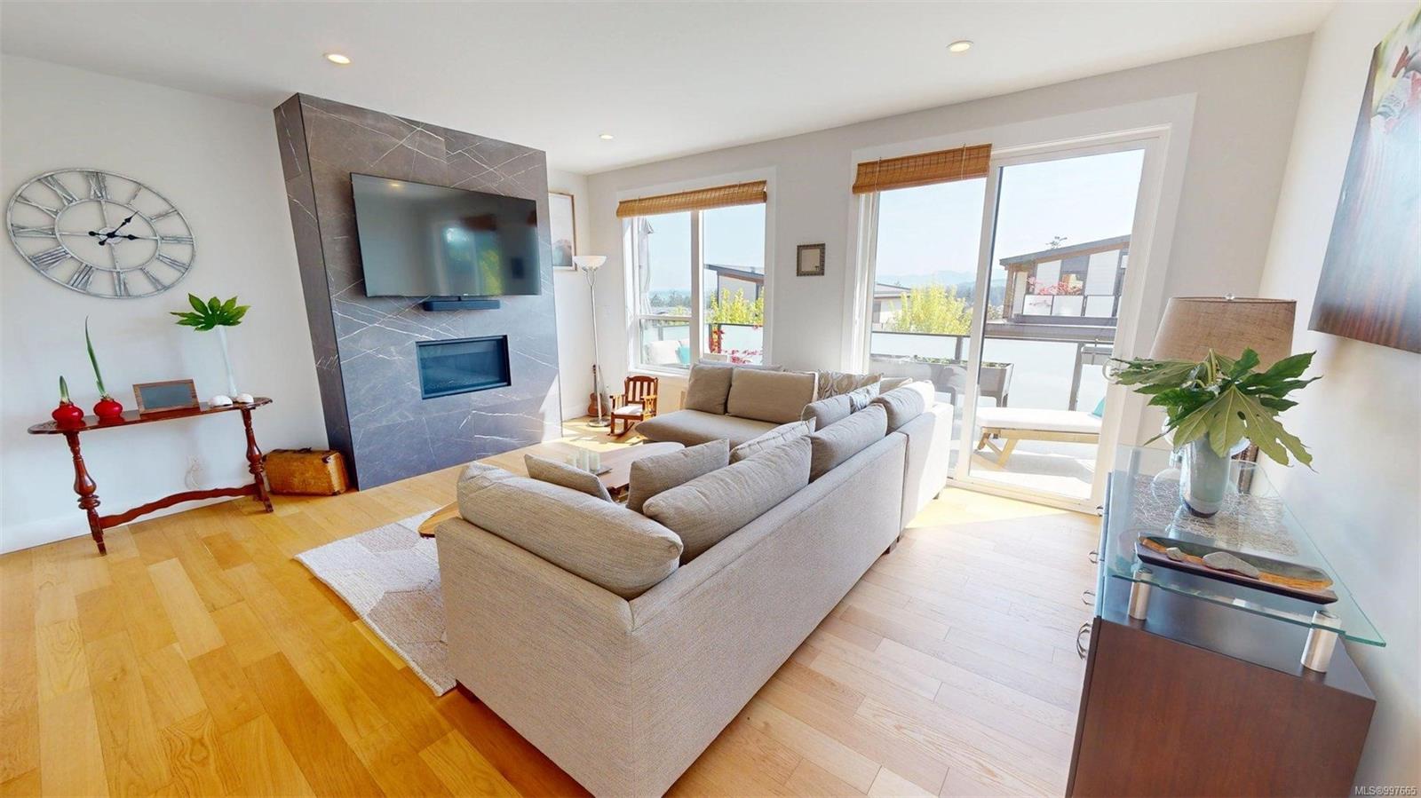 $1,075,000 - 1217 Manzanita Pl<br>British Columbia, V9T 0L7
