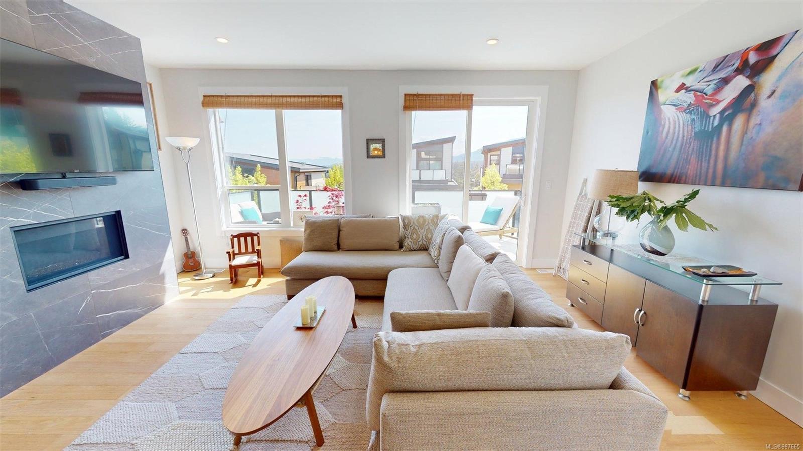 $1,075,000 - 1217 Manzanita Pl<br>British Columbia, V9T 0L7