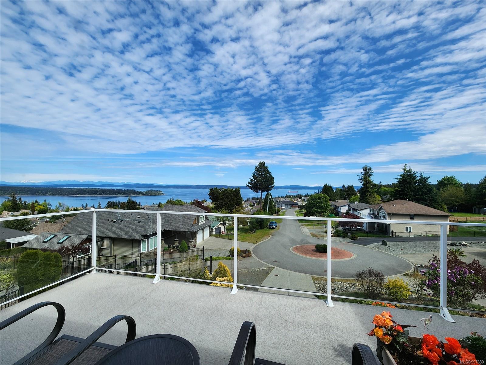 $964,500 - 483 Hillview Ave<br>British Columbia, V9G 1W2
