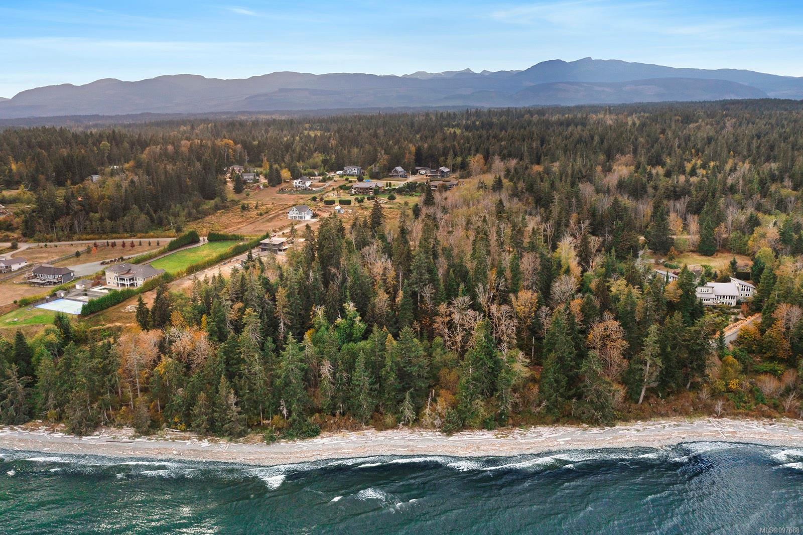 $1,950,000 - 6510 Eagles Dr<br>British Columbia, V9J 1V4