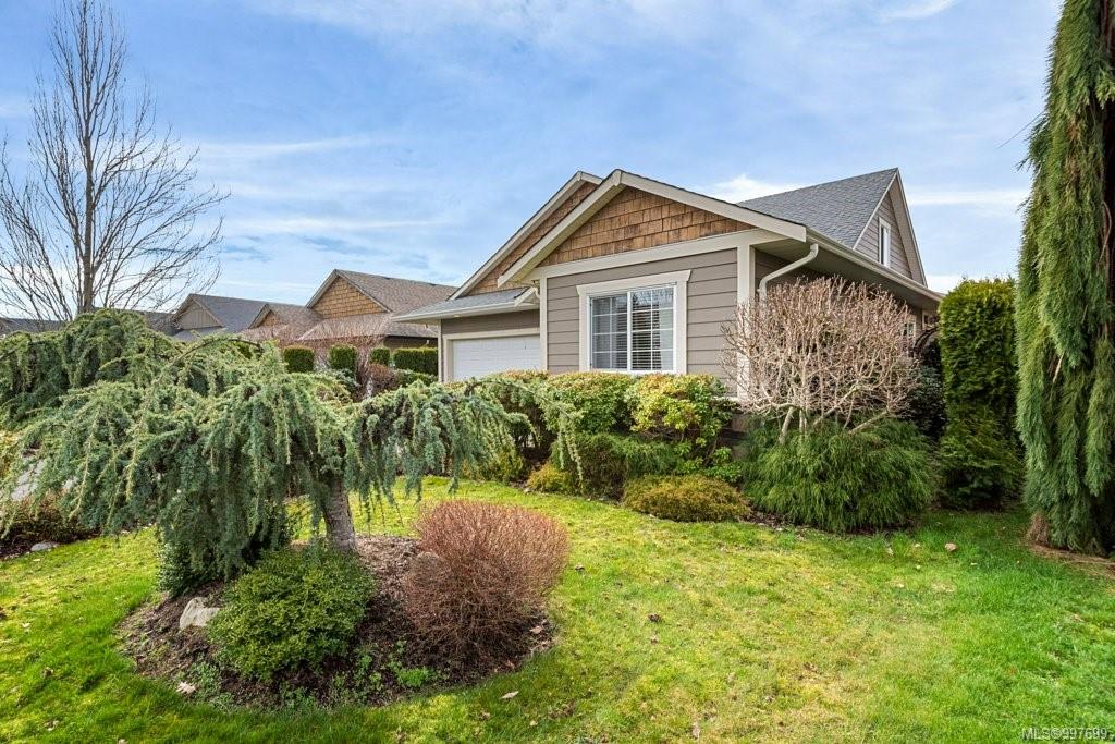 $919,900 - 725 Lancaster Way<br>British Columbia, V9M 4J3