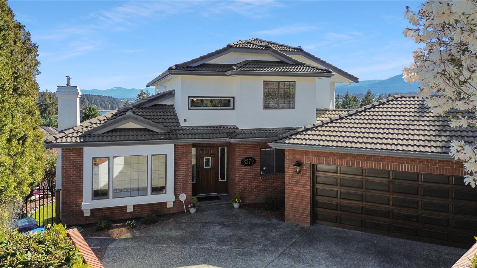 $1,198,000 - 3279 Cordova Bay<br>British Columbia, V9T 5X1