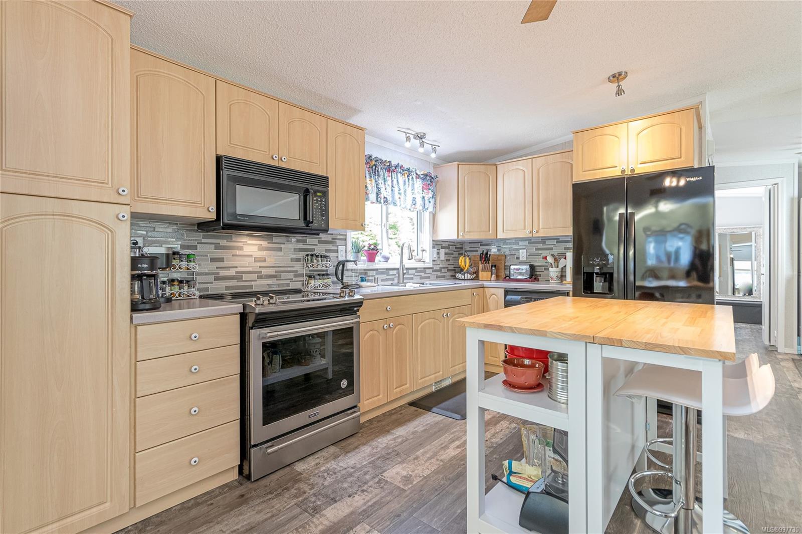 25 Maki Rd, Na Chase River real estate property for sale in Nanaimo British Columbia, V9R 6W3
