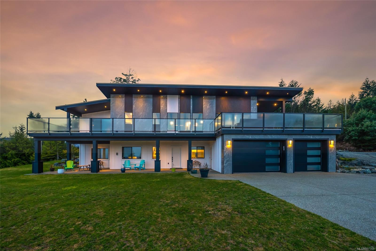 $1,090,000 - 1704 Warn Way<br>British Columbia, V9K 2S3
