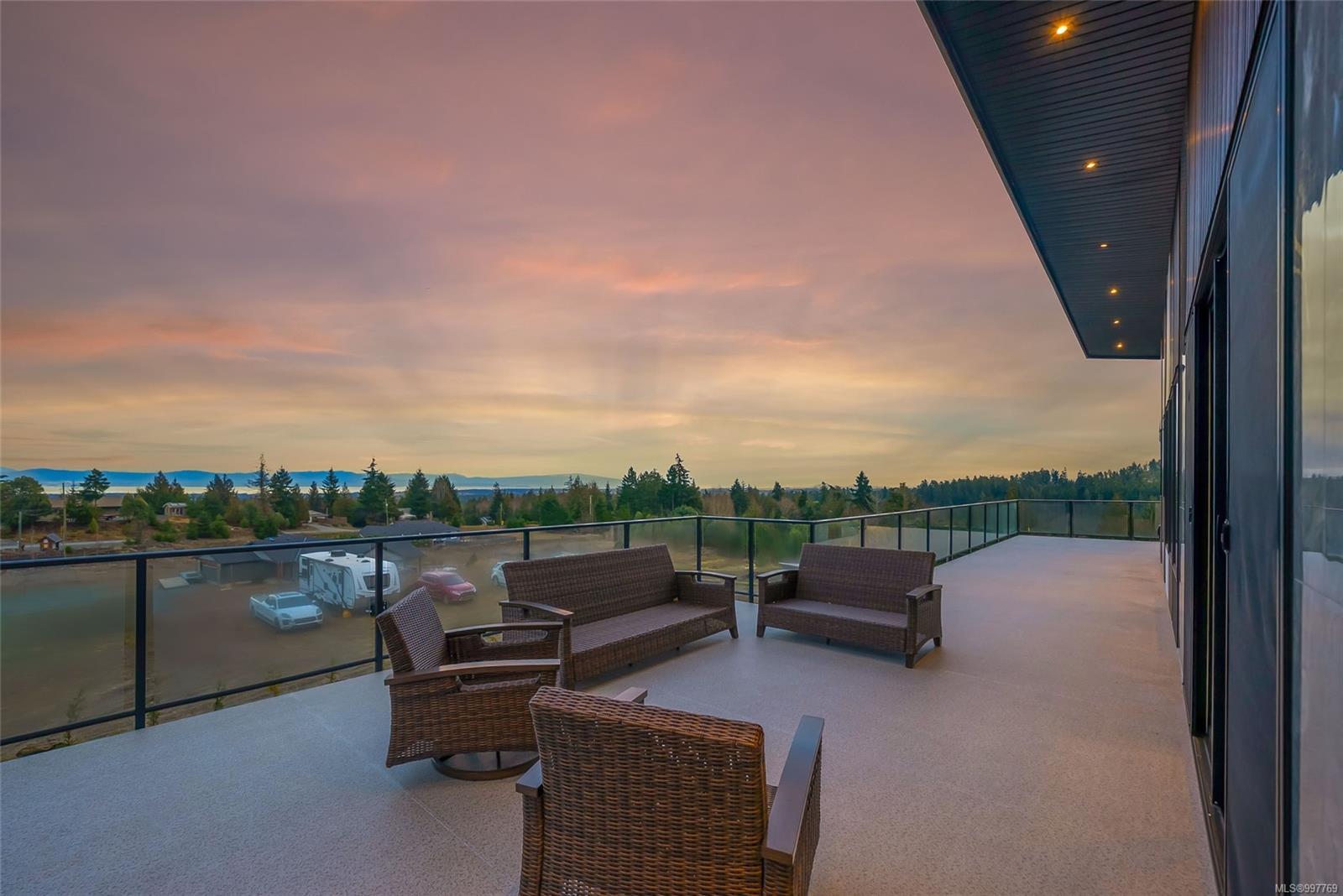 $1,090,000 - 1704 Warn Way<br>British Columbia, V9K 2S3