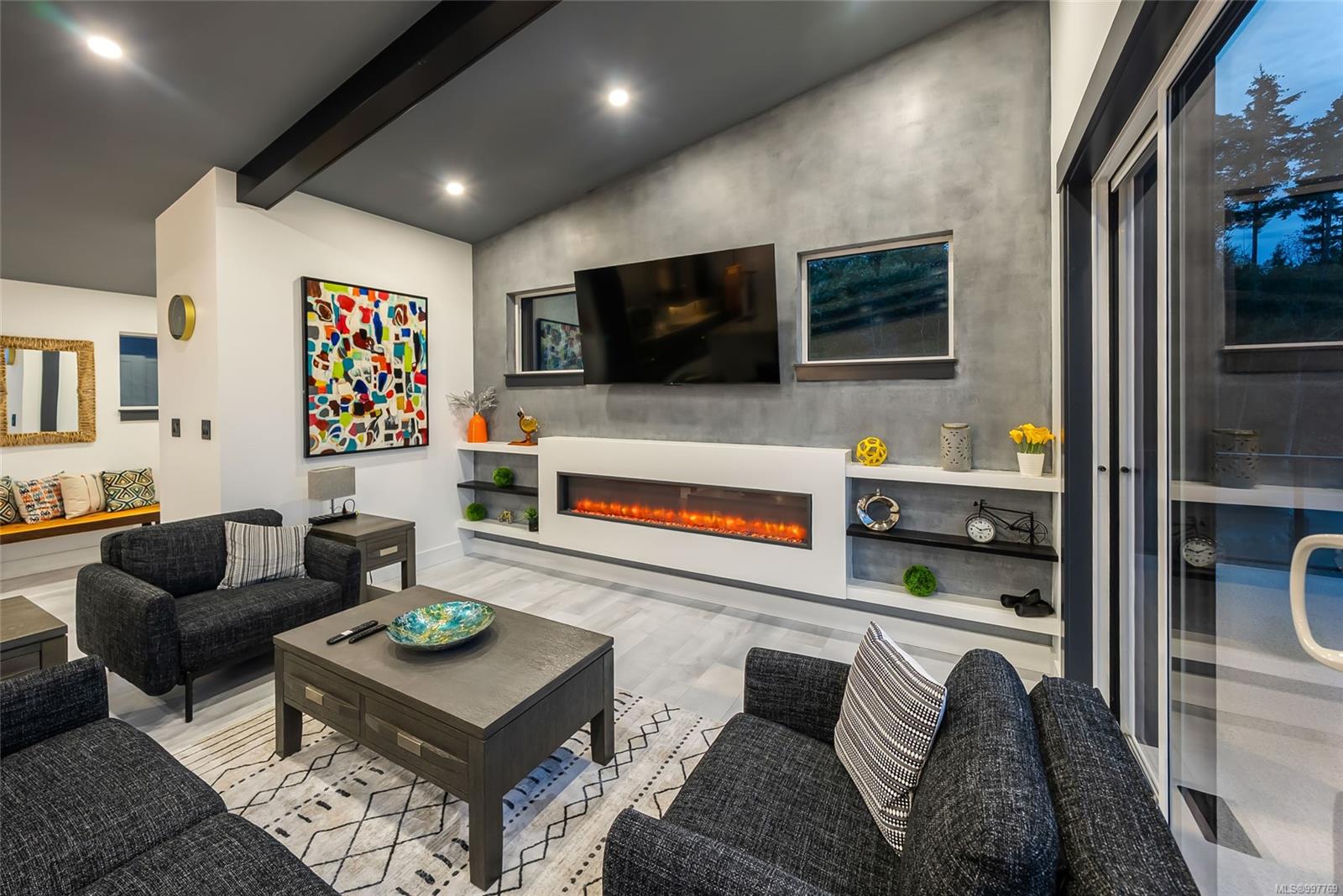 $1,090,000 - 1704 Warn Way<br>British Columbia, V9K 2S3
