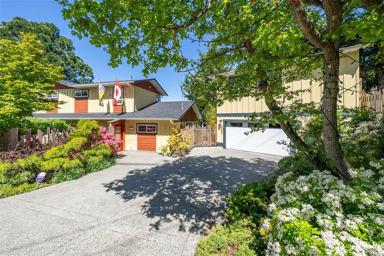 $1,498,000 - 3259 Dolphin Dr<br>British Columbia, V9P 9J1
