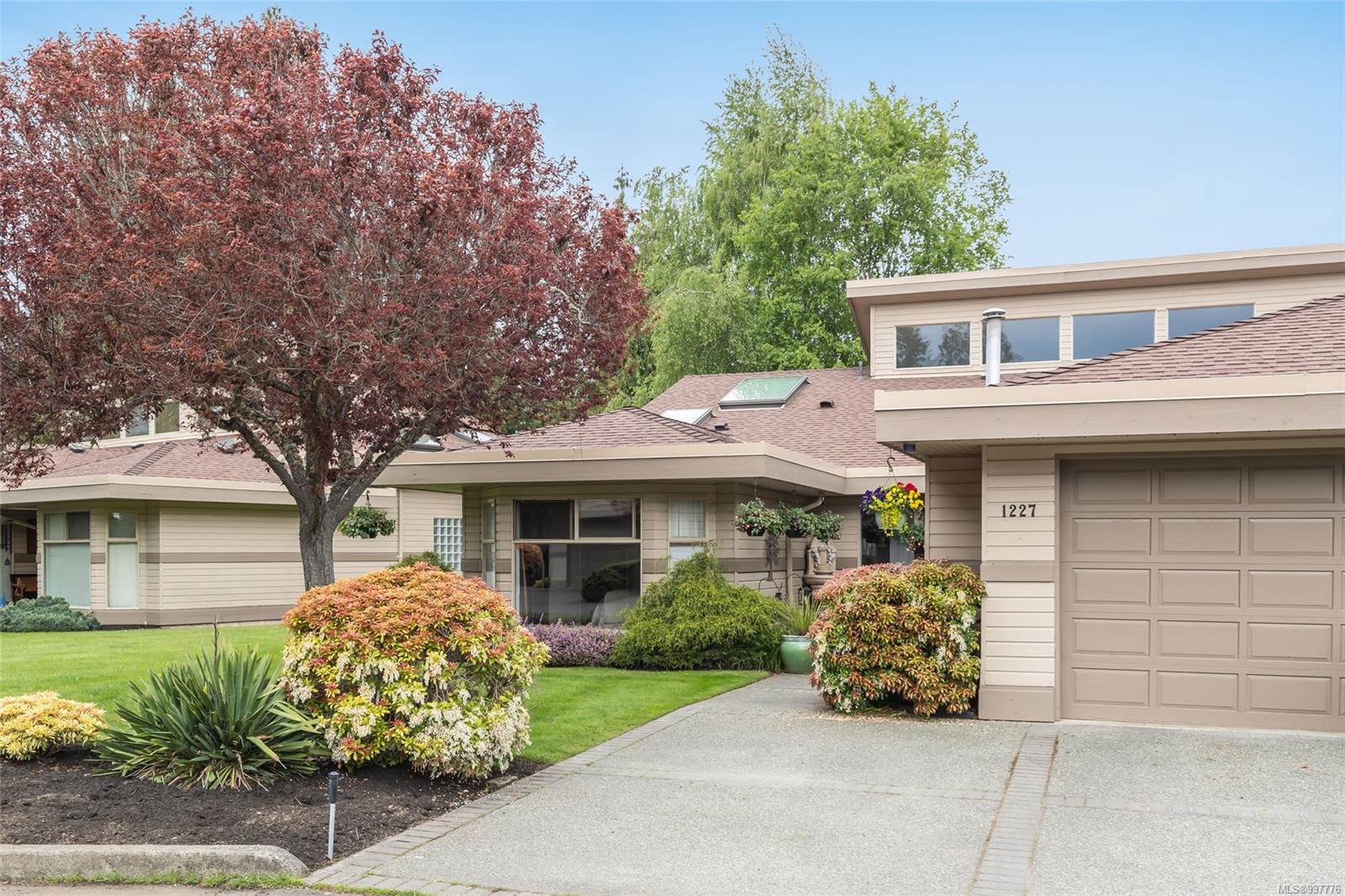 $849,000 - 1227 Pond Pl<br>British Columbia, V9P 2P8