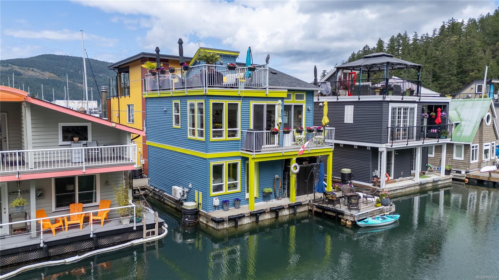 $799,000 - 6145 Genoa Bay Rd<br>British Columbia, V9L 5T7