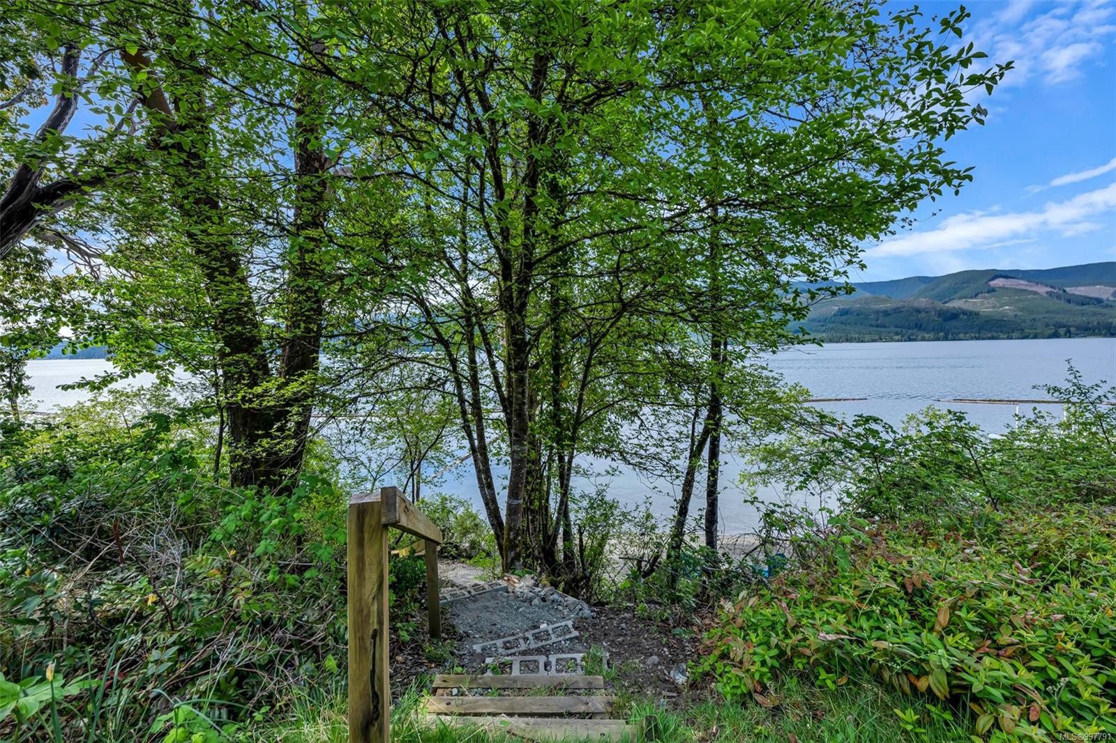 $1,885,000 - 10684 Alder Cres<br>British Columbia, V0R 3E1