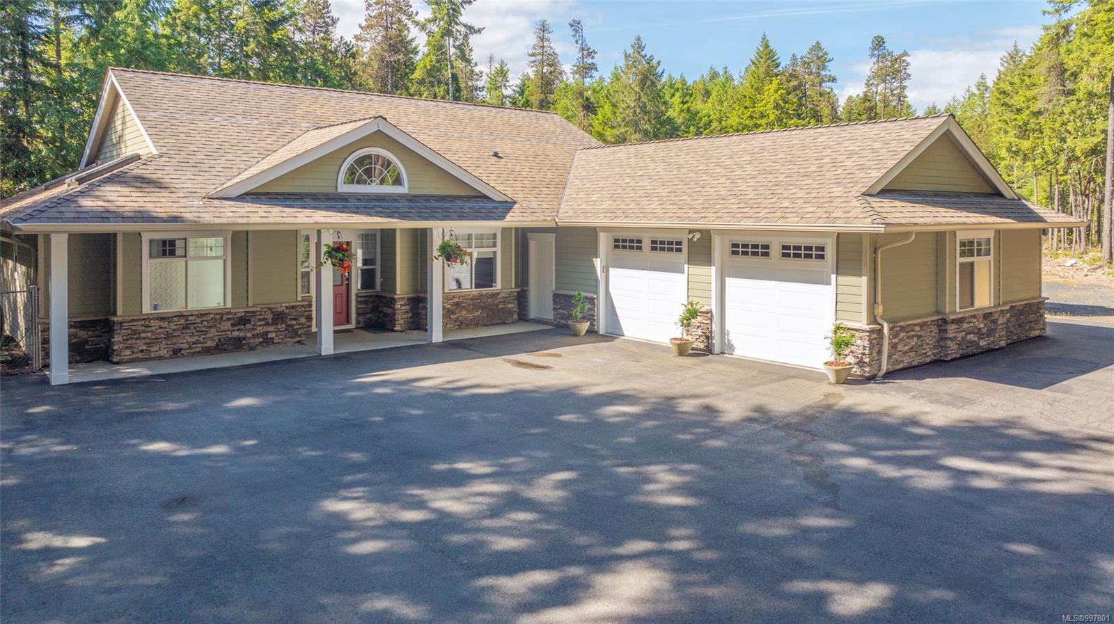 $2,060,000 - 900 Rivers Edge Dr<br>British Columbia, V9P 9L6