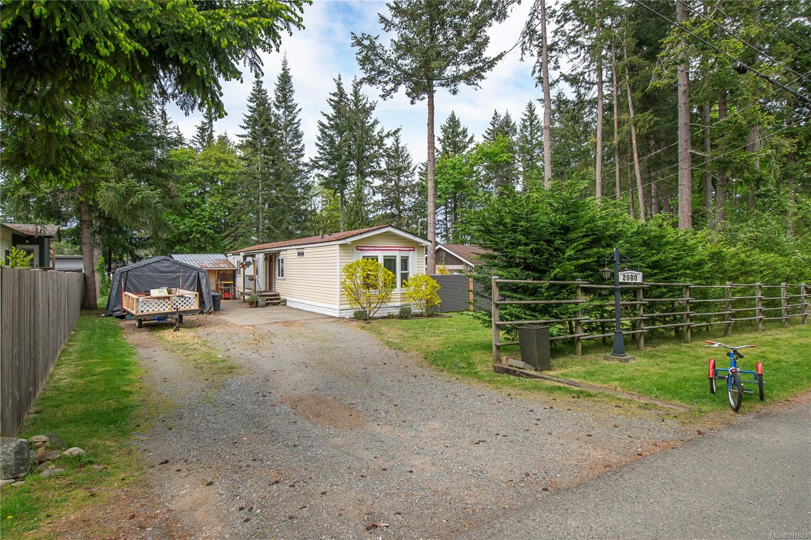 $589,900 - 2080 Hector Rd<br>British Columbia, V9N 5N1
