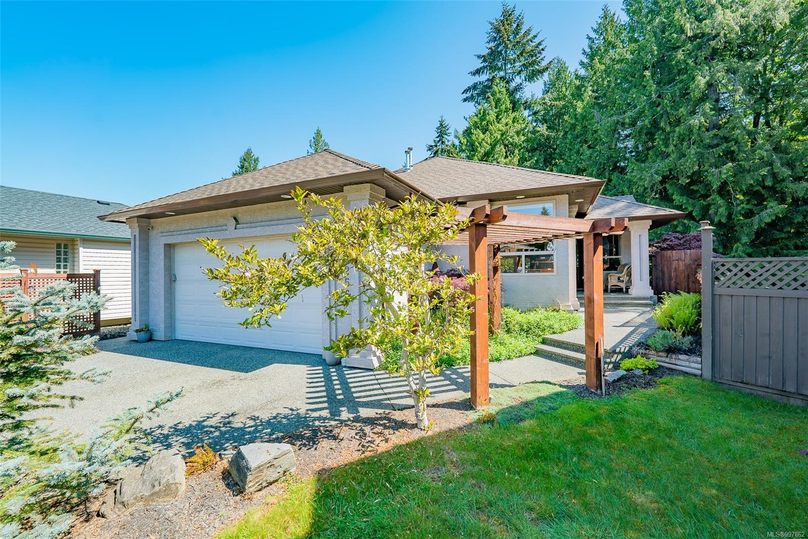$1,150,000 - 6256 Ferley Pl<br>British Columbia, V9V 1S2
