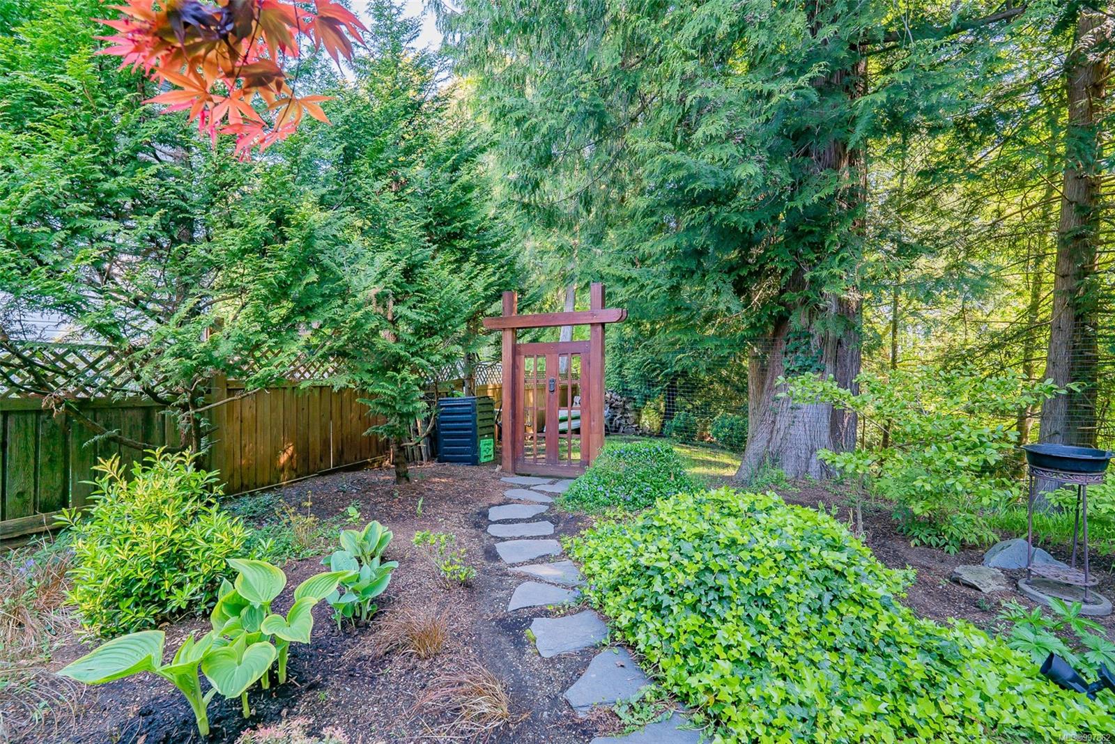 $1,150,000 - 6256 Ferley Pl<br>British Columbia, V9V 1S2